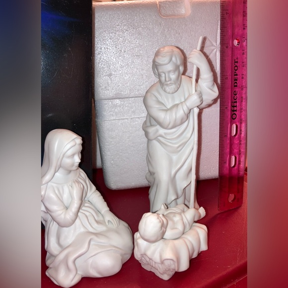 Avon Christmas Nativity Set - Picture 16 of 16